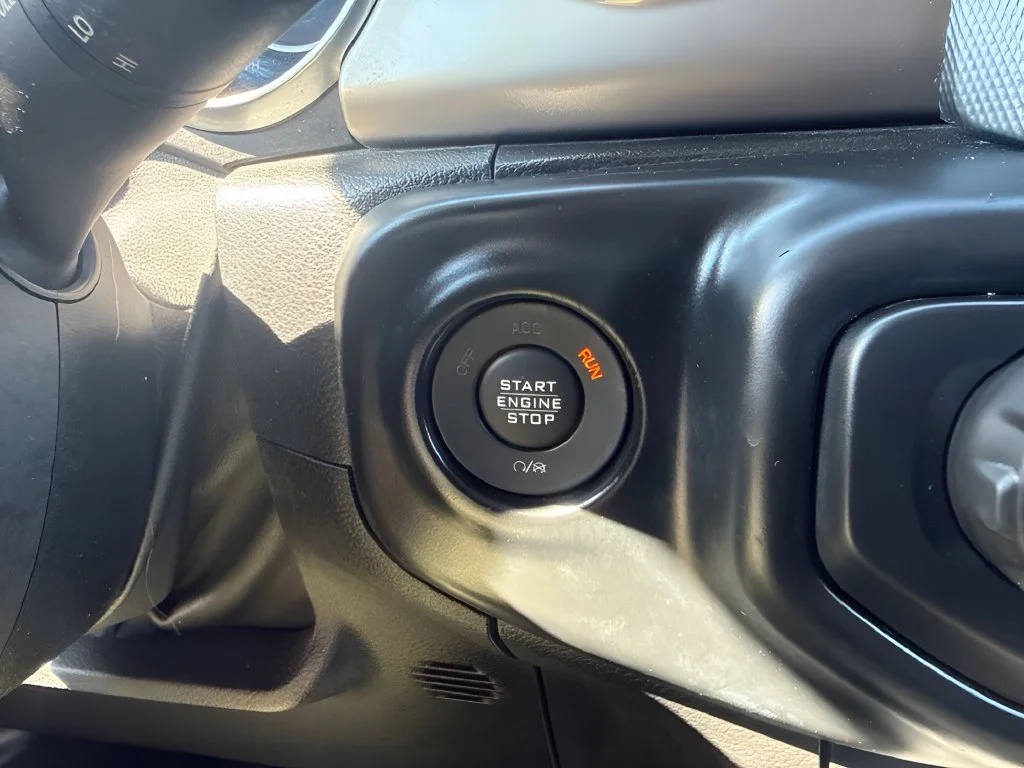 Used 2018 White Jeep Sport S image 19