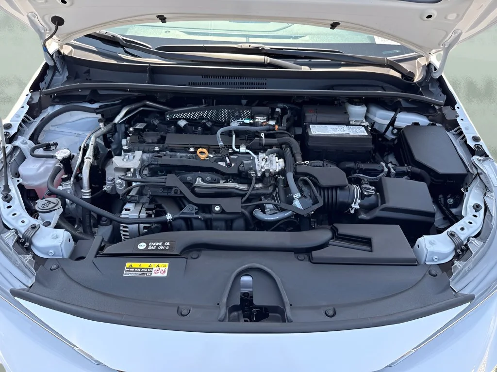 Used 2025 White Toyota LE image 28