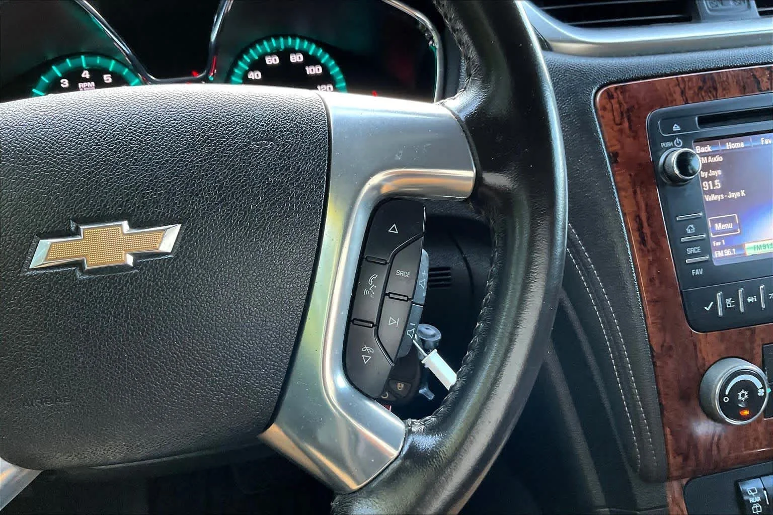 Used 2014 Tungsten Metallic Chevrolet LT image 24