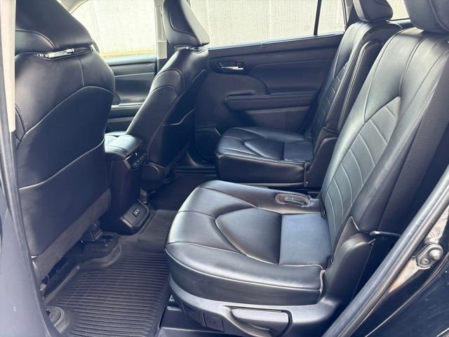 Used 2023 Midnight Black Metallic Toyota XLE image 32