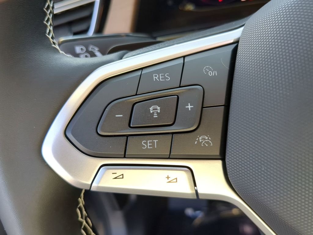 New 2026 Silver Volkswagen 2.0T SE w/Technology image 29