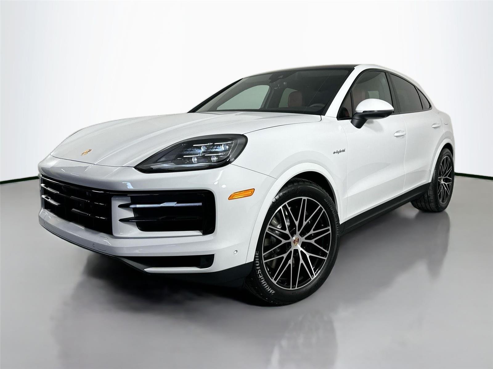 New 2026 White Porsche Cayenne E-Hybrid Coupé image 1