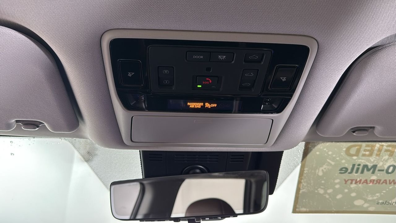 Certified Used 2025  Toyota Platinum image 11