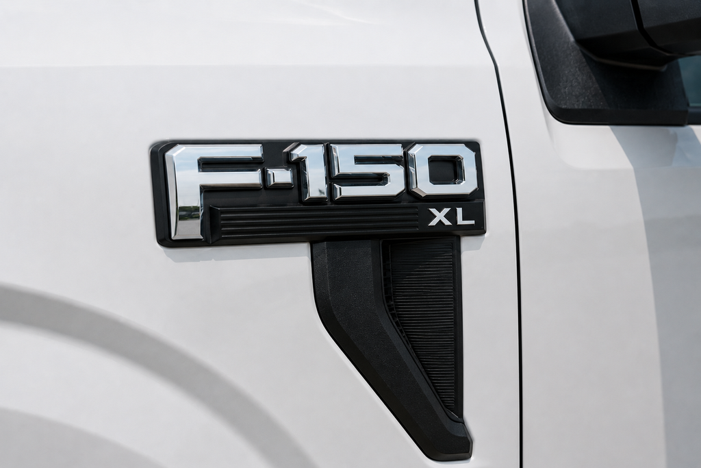 Used 2023 White Ford XL image 11