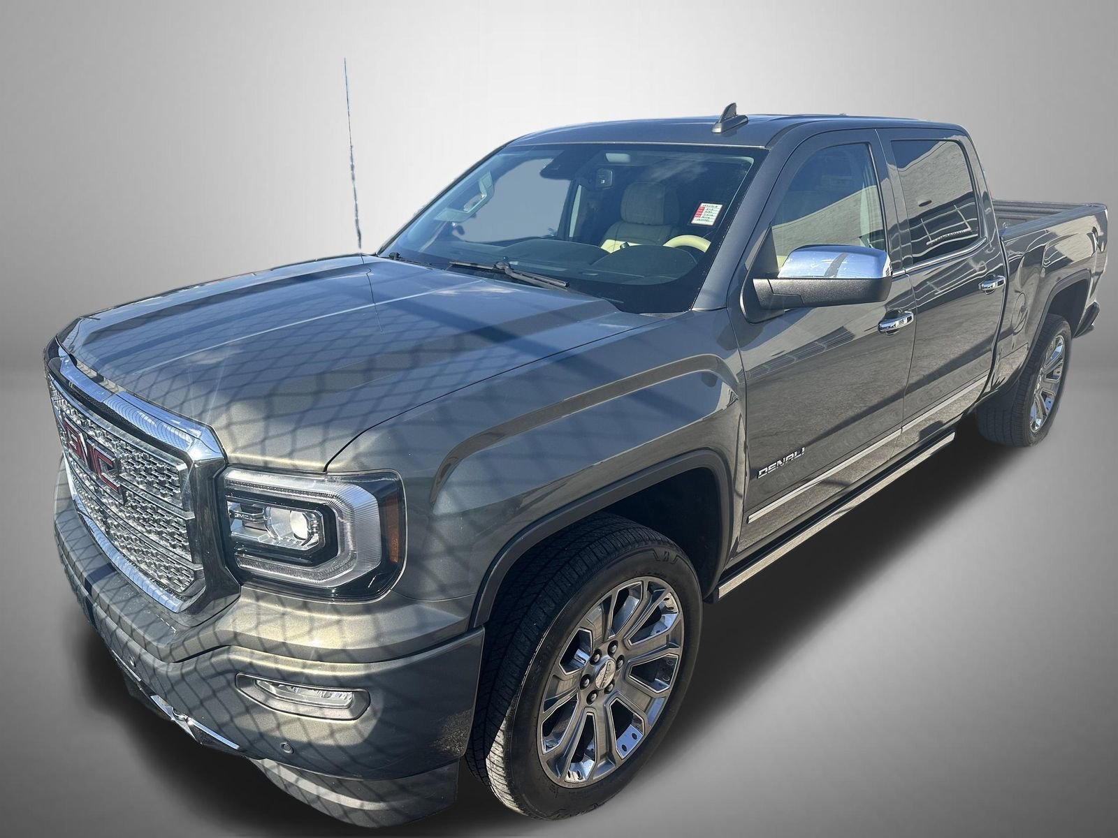 2018 GMC Sierra 4WD Crew Cab Standard Box's photo
