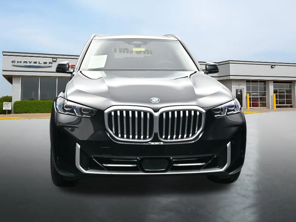 Used 2026 Black BMW sDrive40i image 8