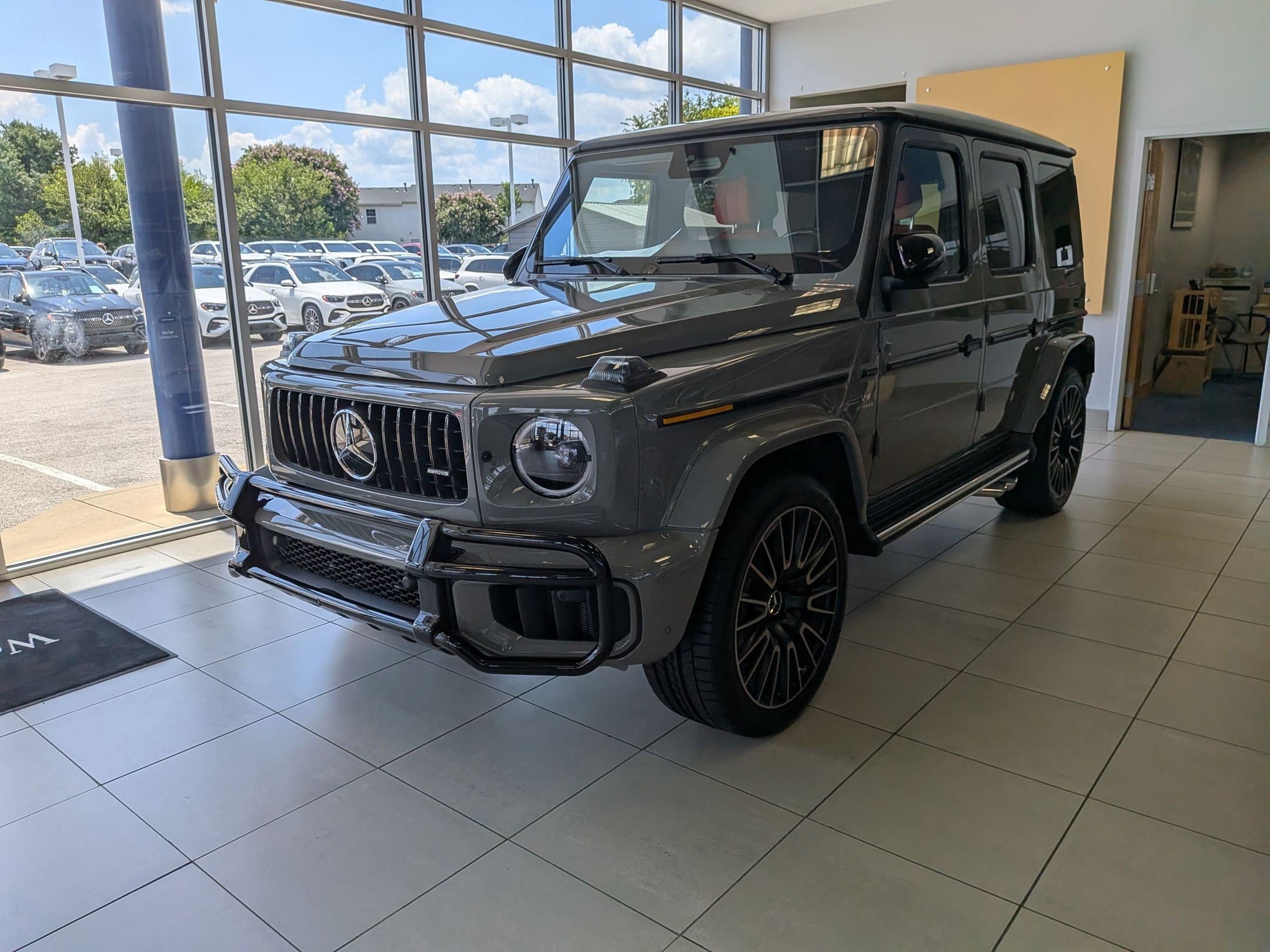 New 2027 MANUFAKTUR Arabian Grey Non- Metallic Mercedes-Benz AMG® G 63 SUV image 45