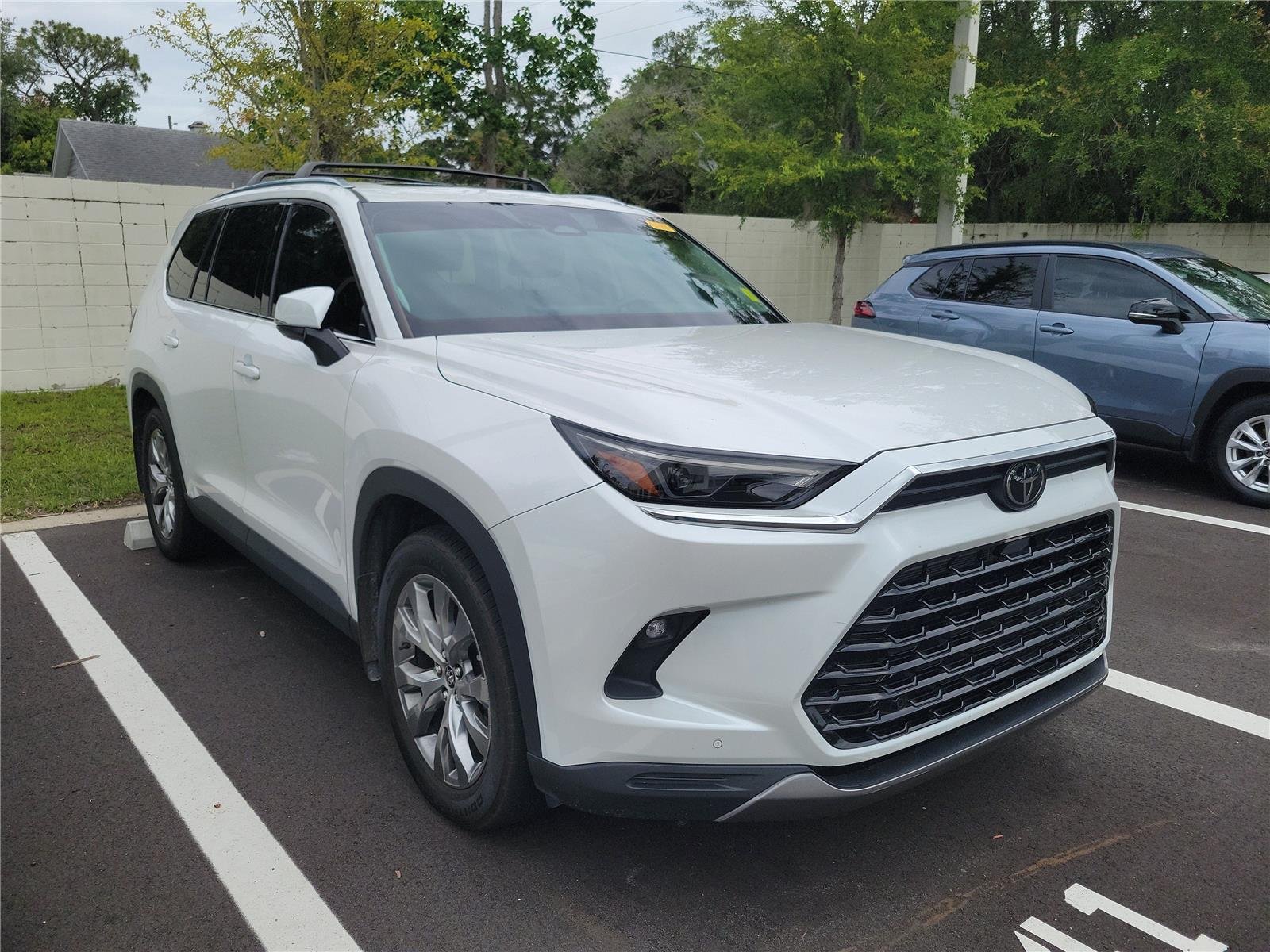Used 2024 WIND CHILL PEARL TOYOTA TRUCK HYBRID LIMITED image 4