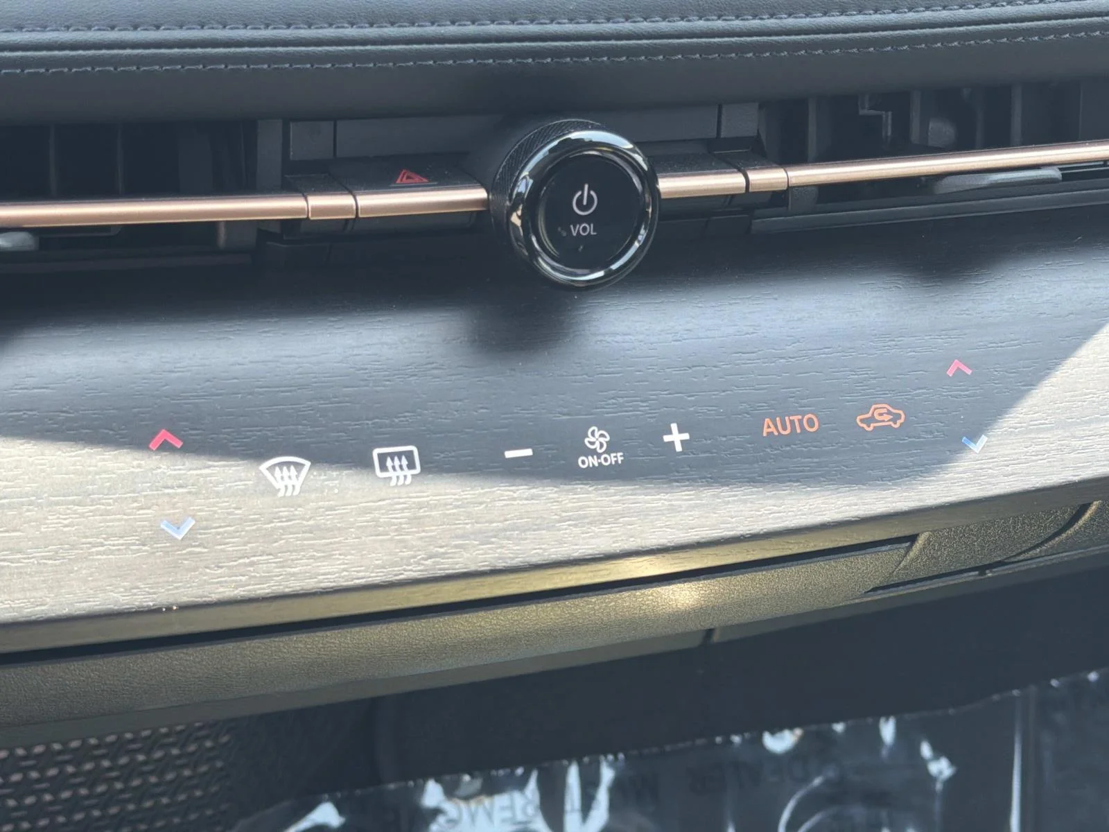 Used 2025 GUN METALLIC Nissan ENGAGE FWD image 14