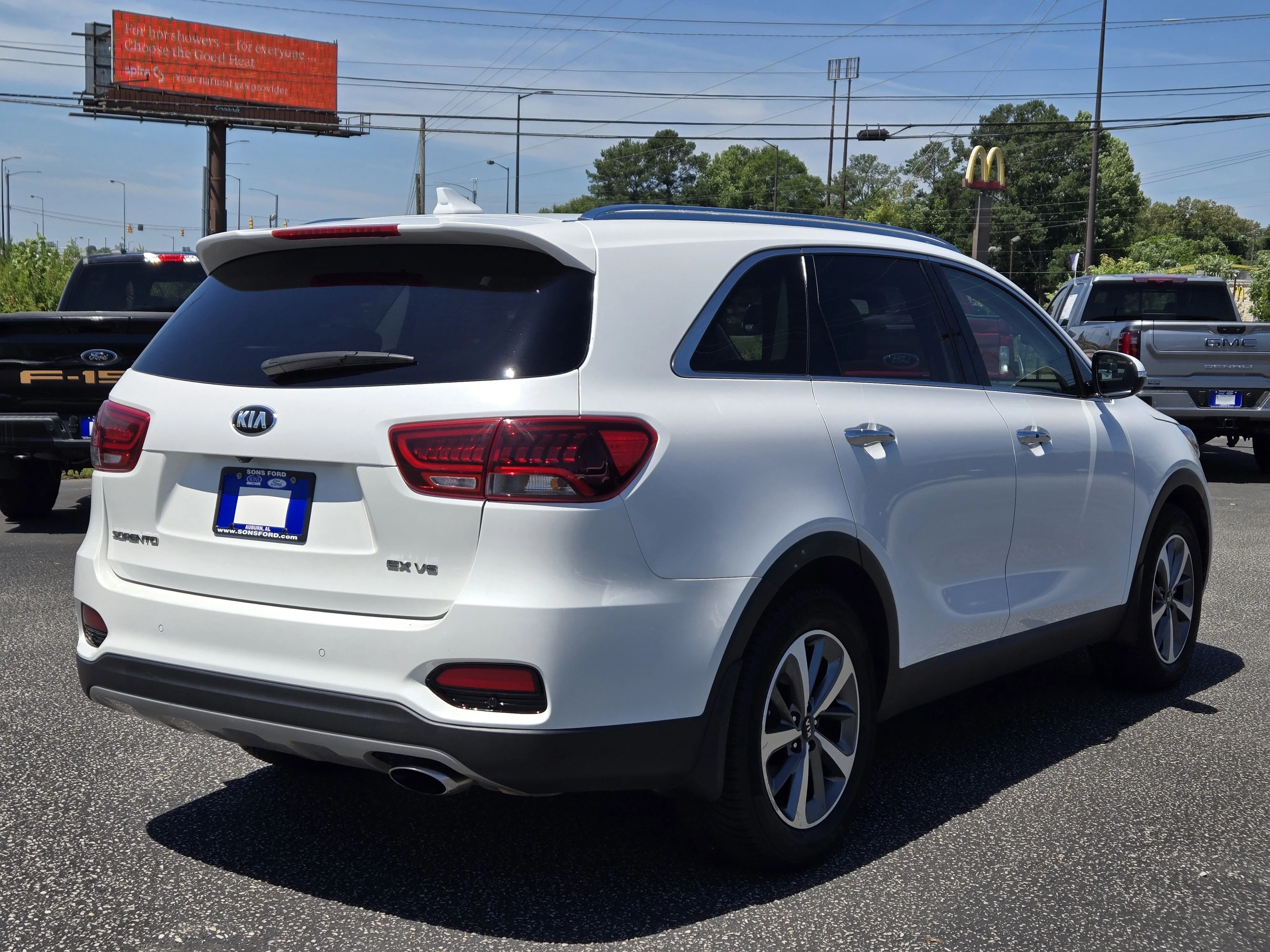 Used 2019 Snow White Pearl Kia EX image 8