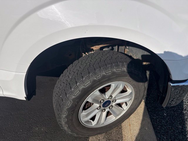 Used 2015 White Ford XLT image 3