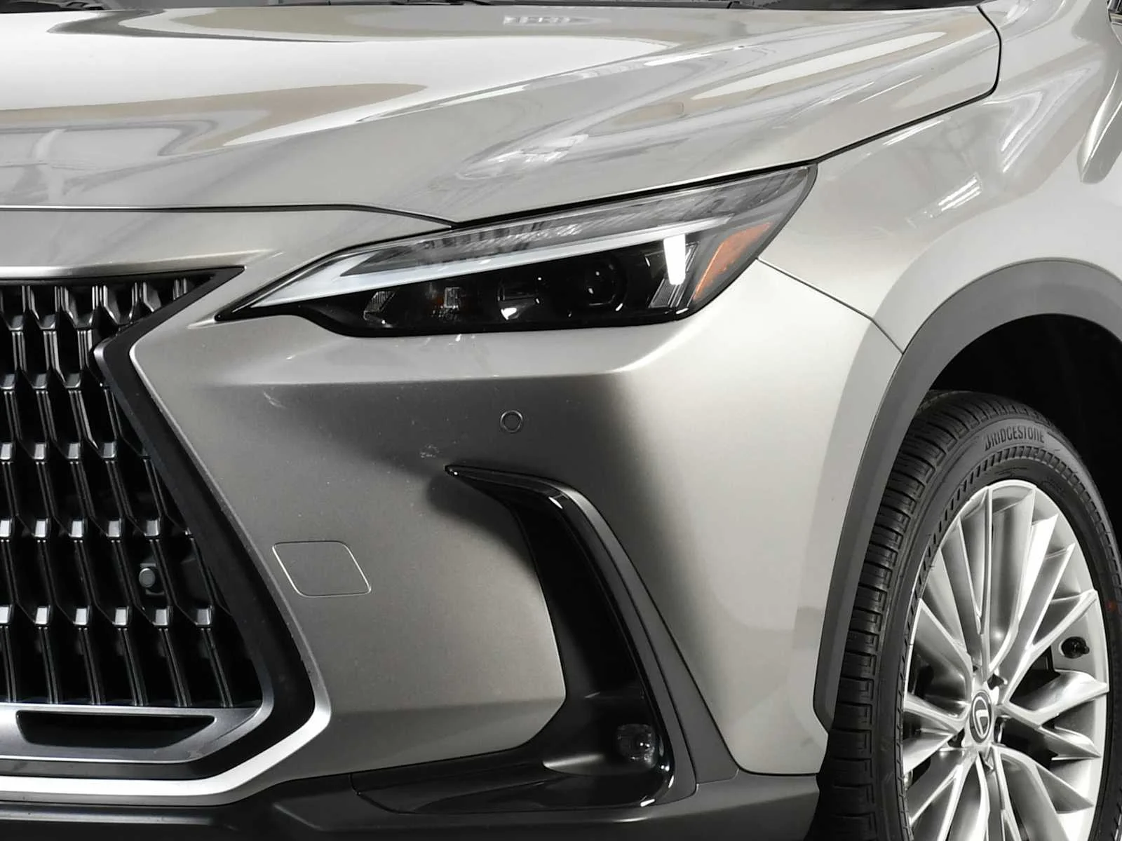 Used 2025 Atomic Silver Lexus Premium image 9