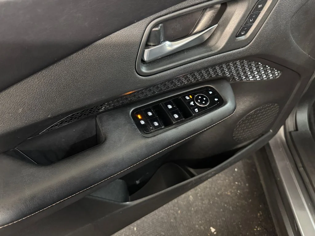 Used 2023 Gray Nissan ENGAGE image 14