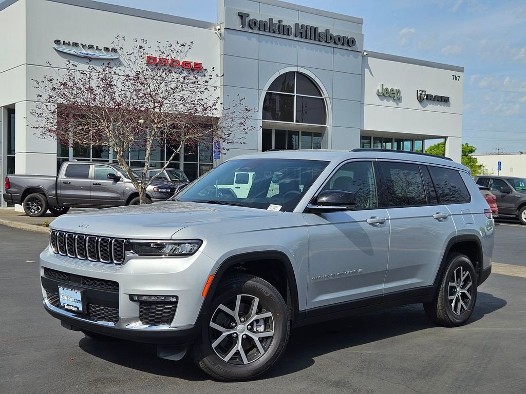 New 2025 Silver Zynith Exterior Paint Jeep Limited image 2