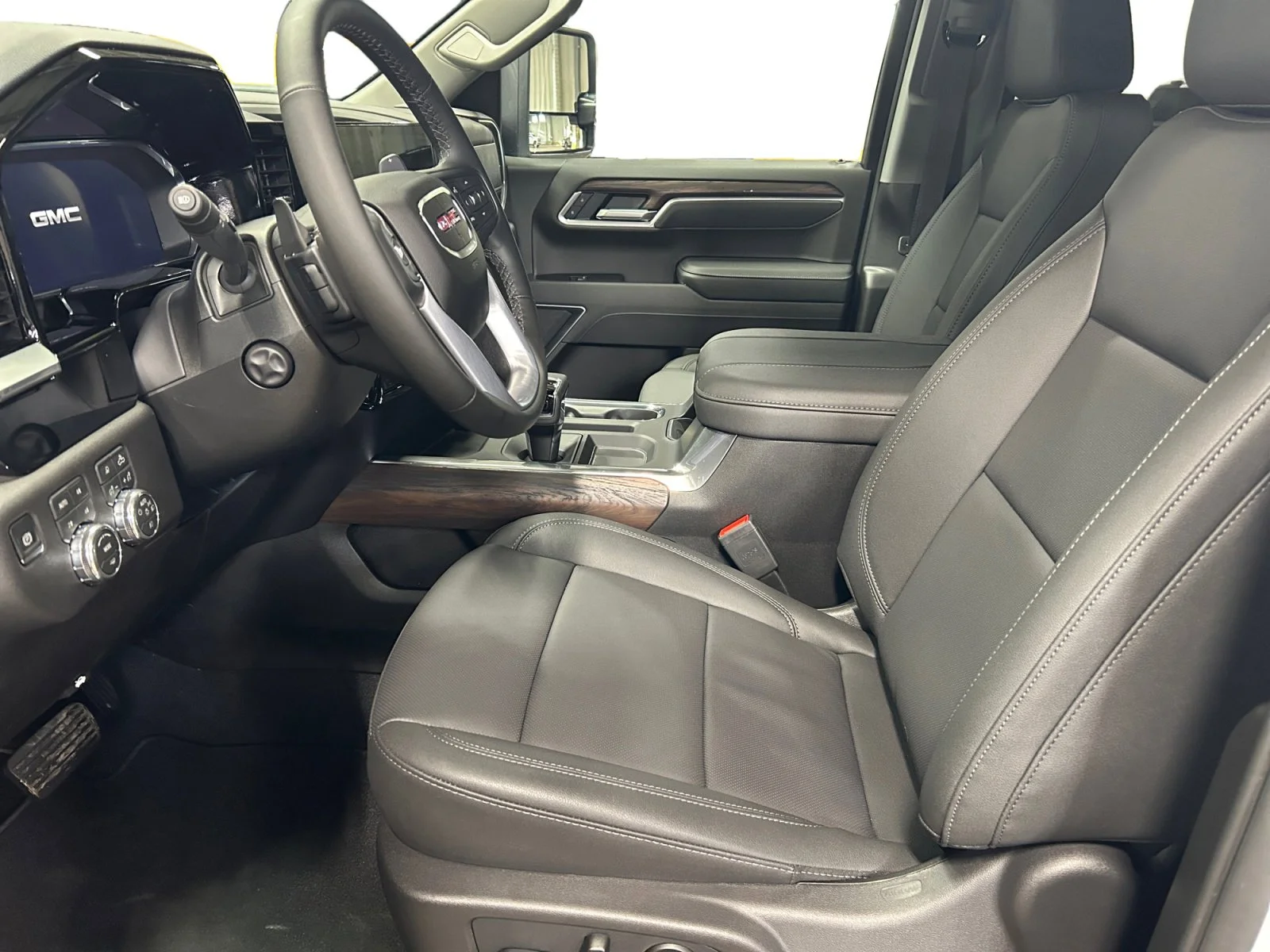 New 2026 Glacier White Tricoat GMC SLT image 14
