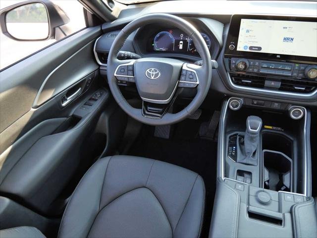 Certified Used 2026 WIND CHILL PEARL Toyota  image 10