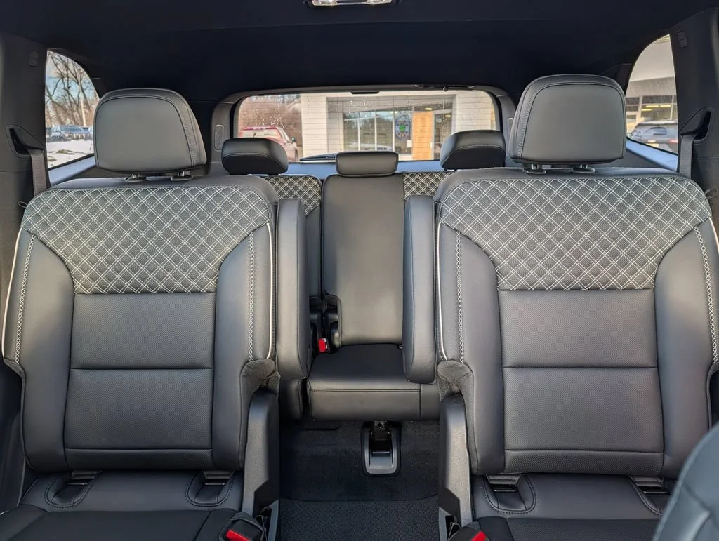 2026 GMC Acadia Denali - Photo 12