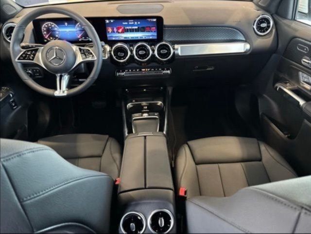 New 2026 Polar White Mercedes-Benz GLB 250 image 14