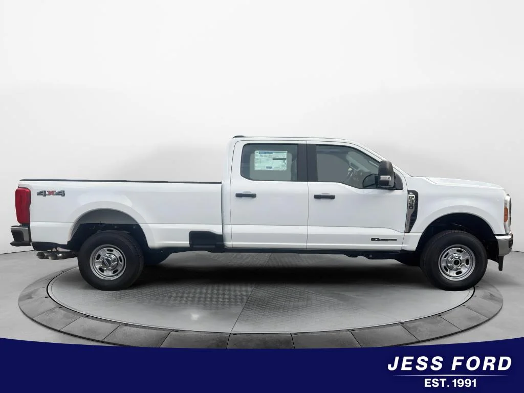 New 2026 Oxford White Ford F-350® XL image 6
