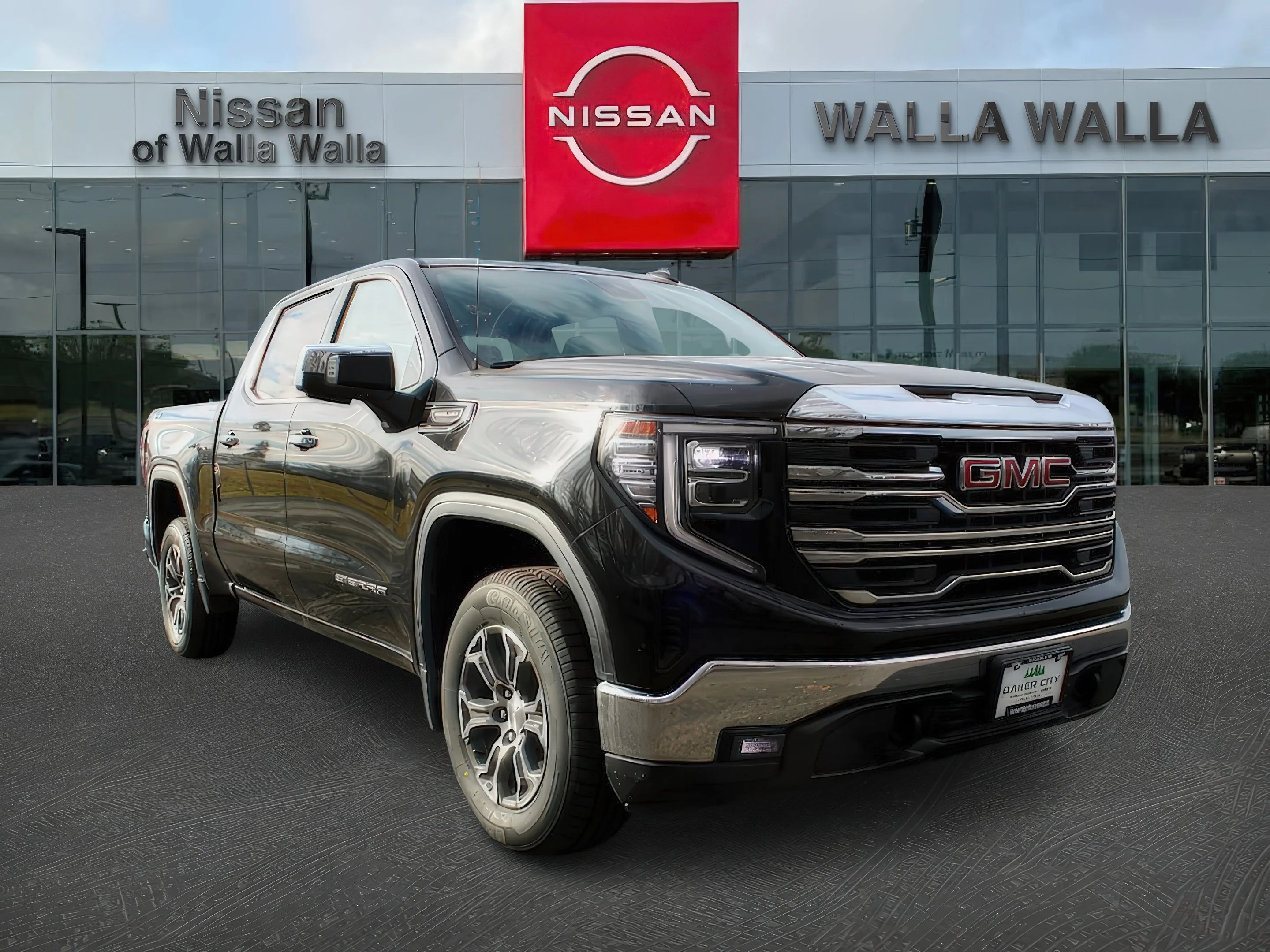 2024 GMC Sierra 1500 SLT - Photo 1