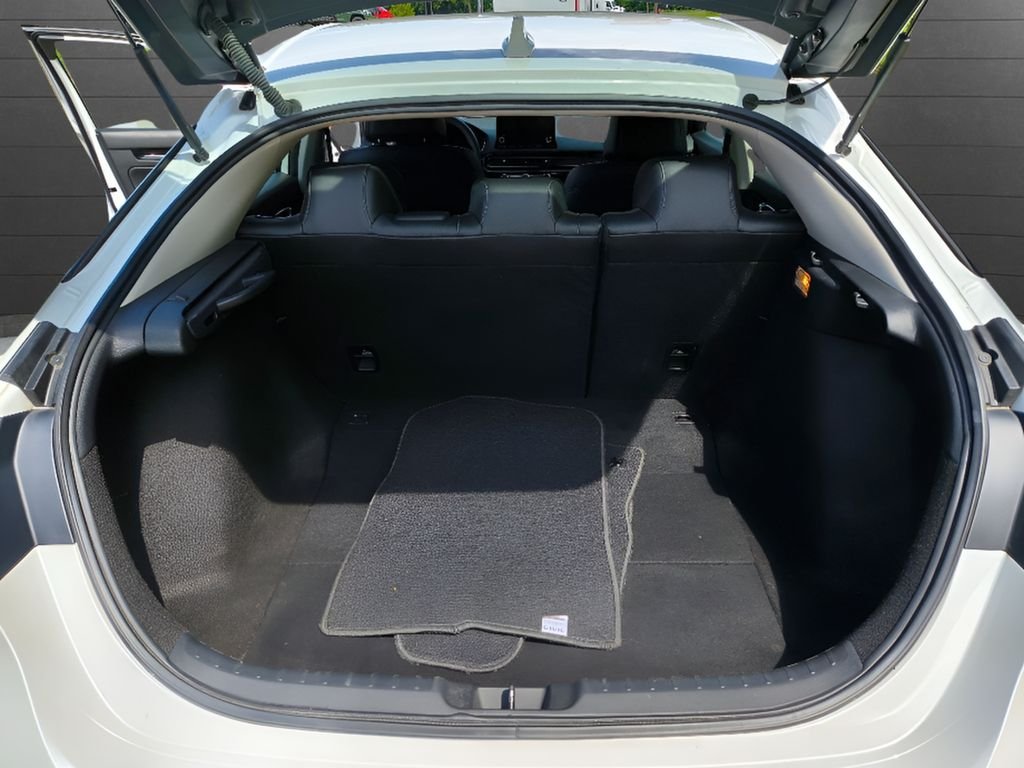 Used 2024 Platinum White Pearl Honda EX-L image 29