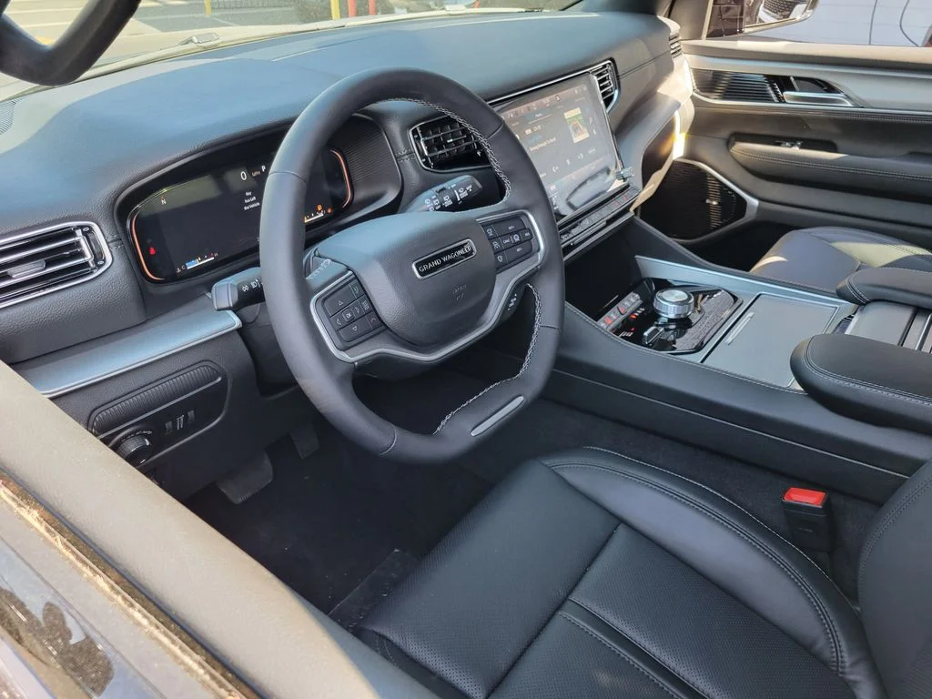 2026 Jeep Grand Wagoneer photo 2