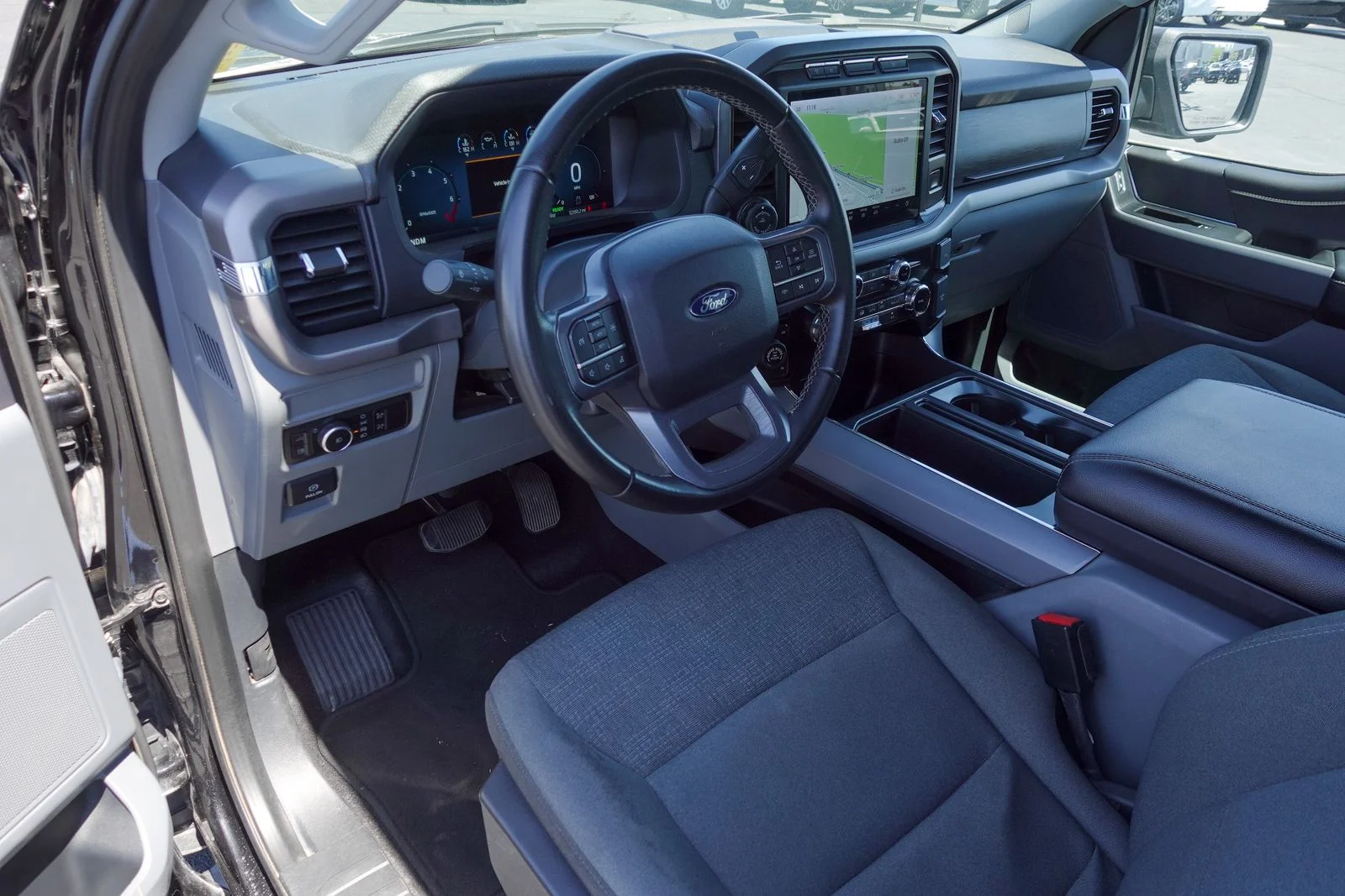 Used 2024 Black Metallic Ford XLT image 9