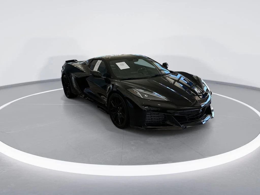 Used 2025 Black Chevrolet Z06 image 4