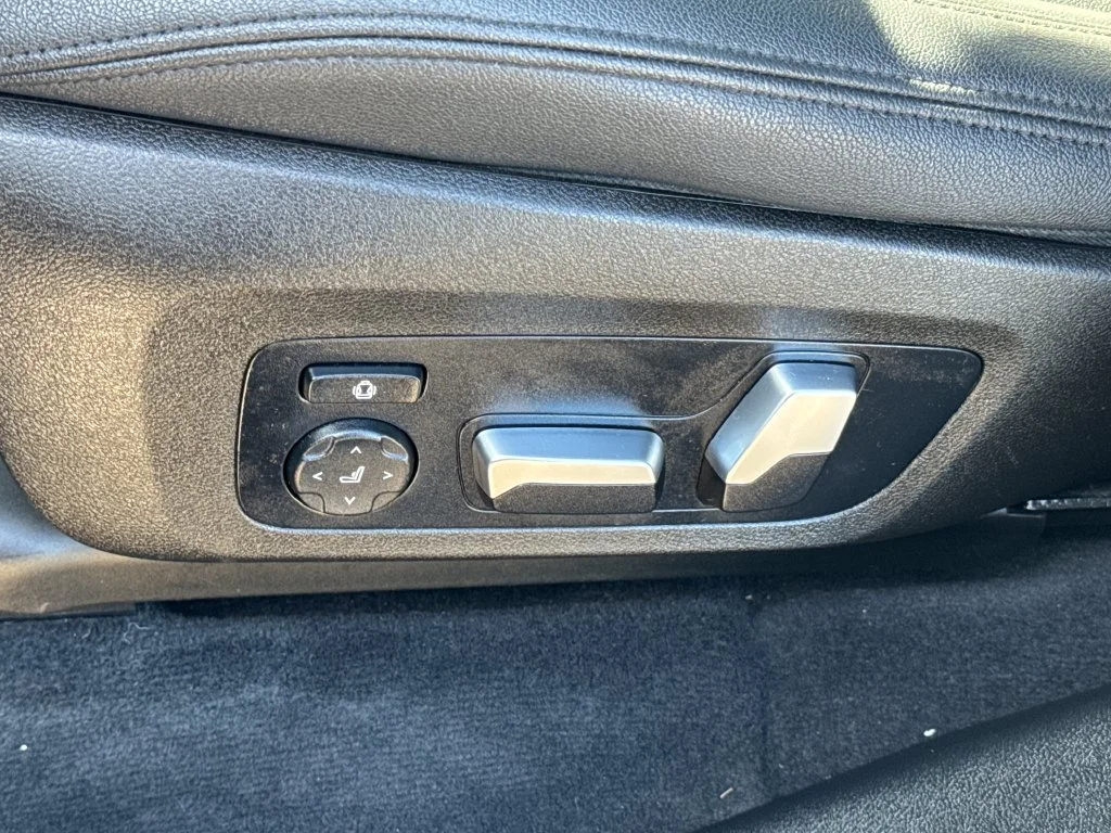Used 2019 Silver BMW xDrive30i image 49