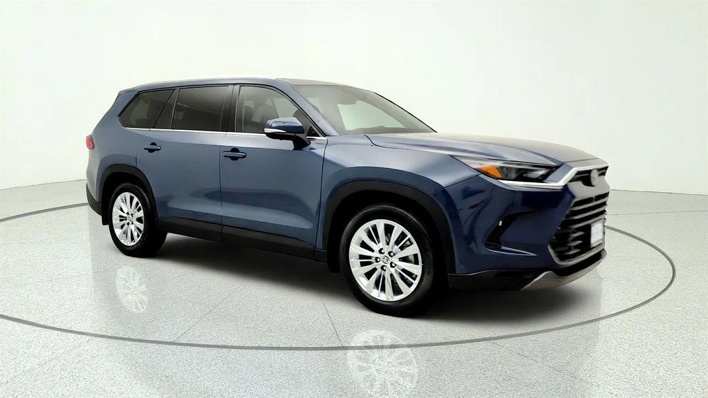 Used 2024 Storm Cloud Toyota Platinum AWD image 3