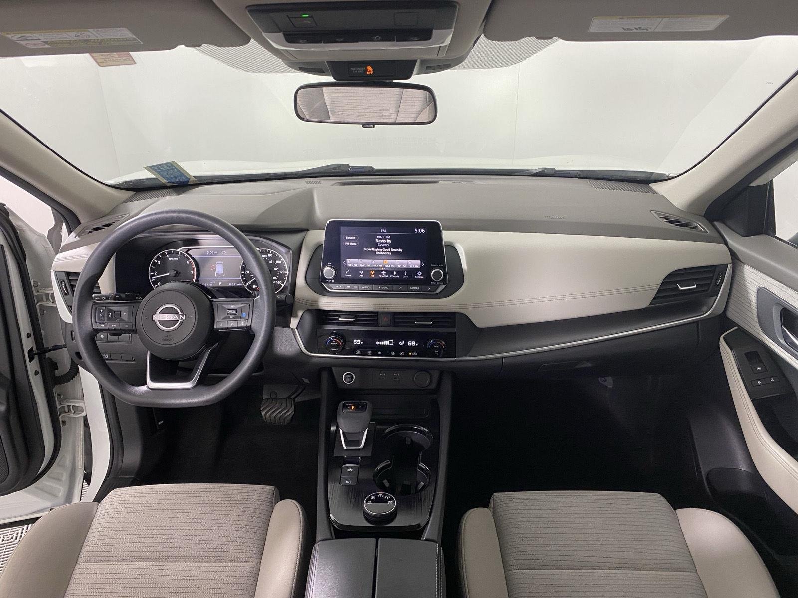 Used 2023 Pearl White Tricoat Nissan SV image 26