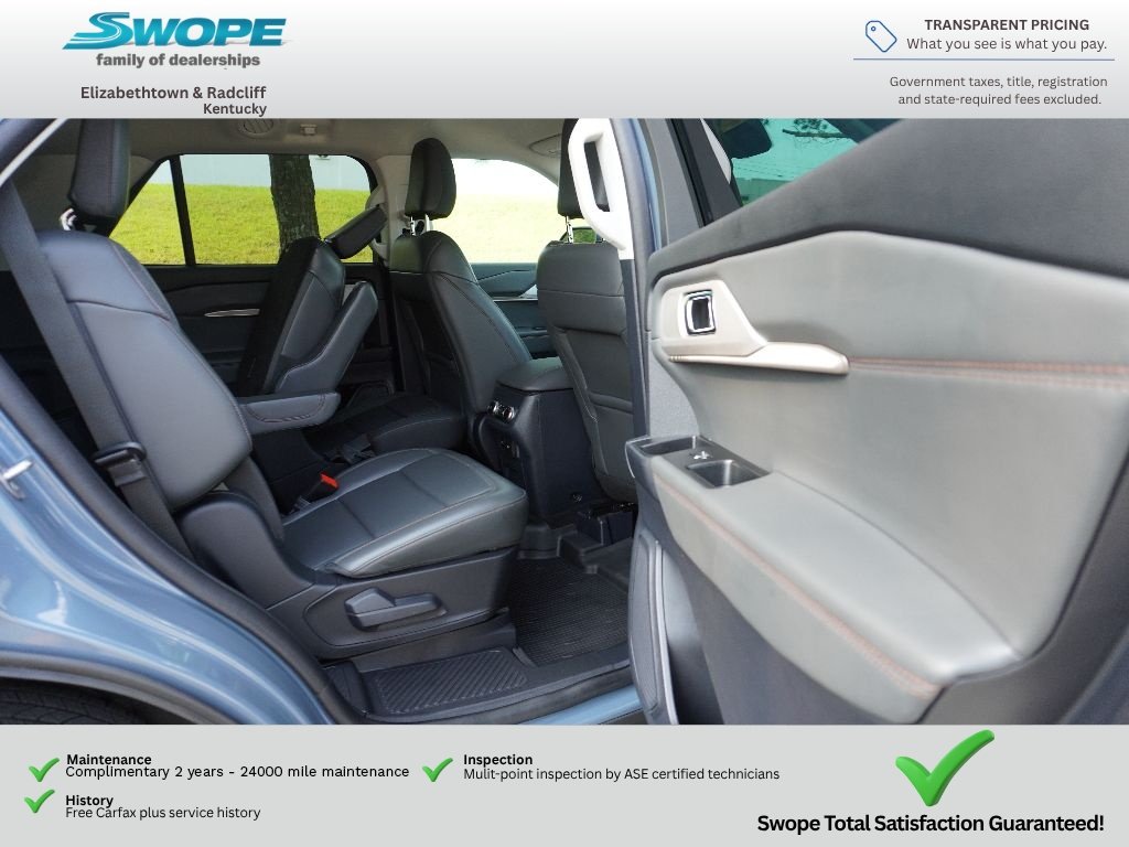 Used 2025 Vapor Blue Metallic Ford Active image 10