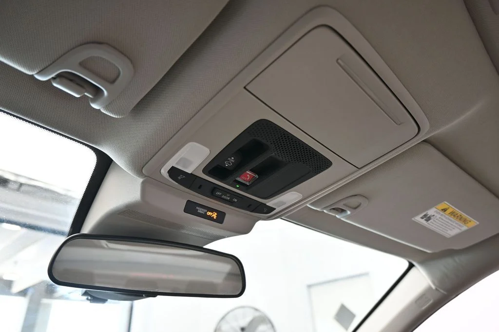Used 2025 Gray Honda SE image 22