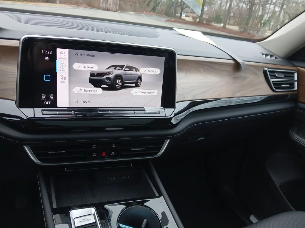 New 2026 Black Volkswagen 2.0T SE w/Technology image 17
