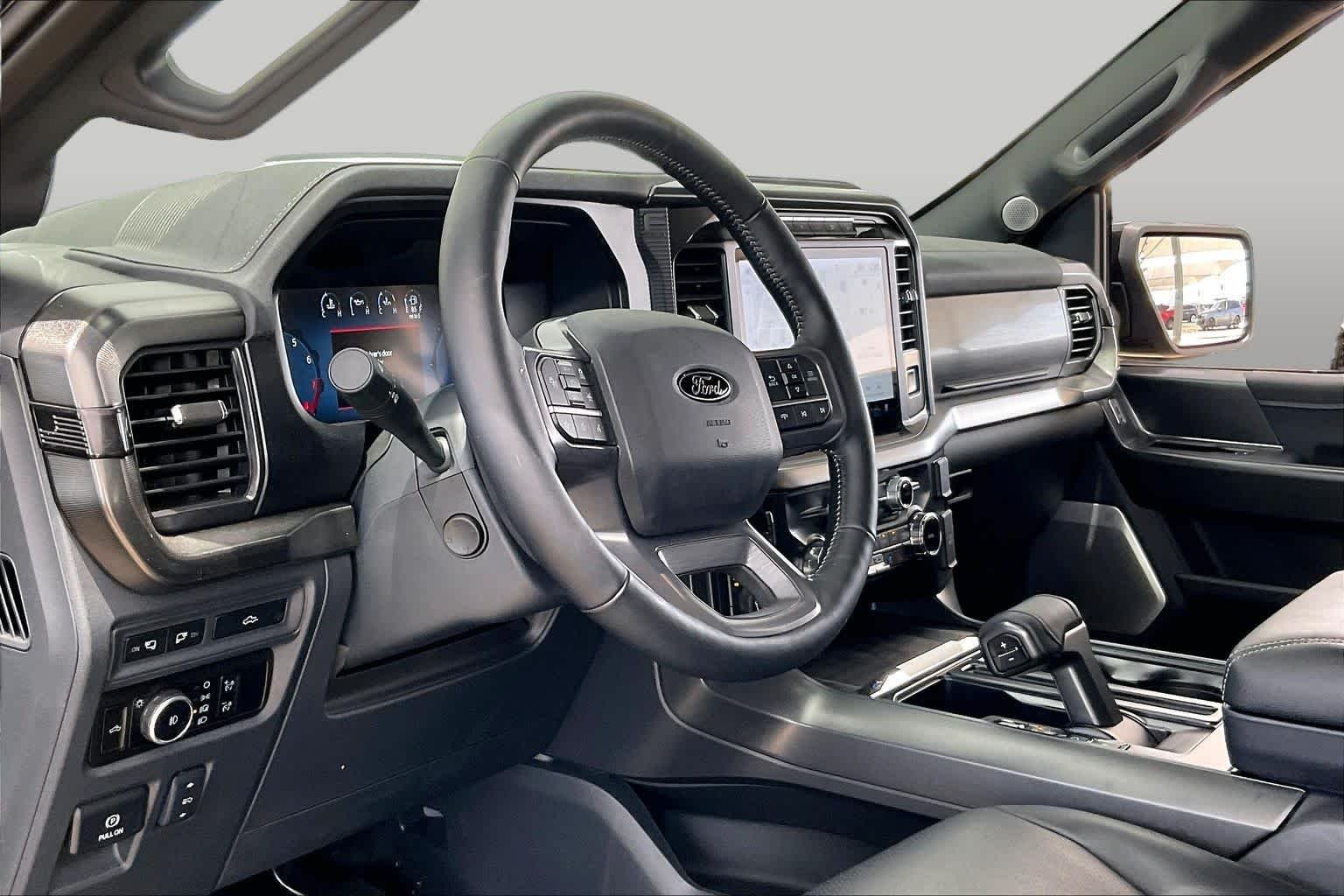 Used 2024 Agate Black Metallic Ford LARIAT image 17