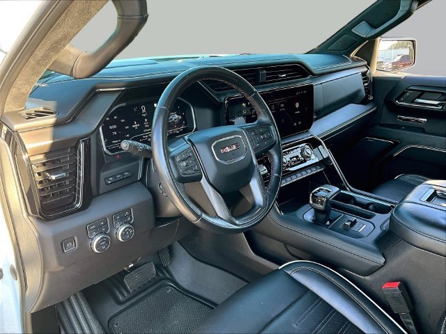 Used 2022 White GMC AT4X image 21
