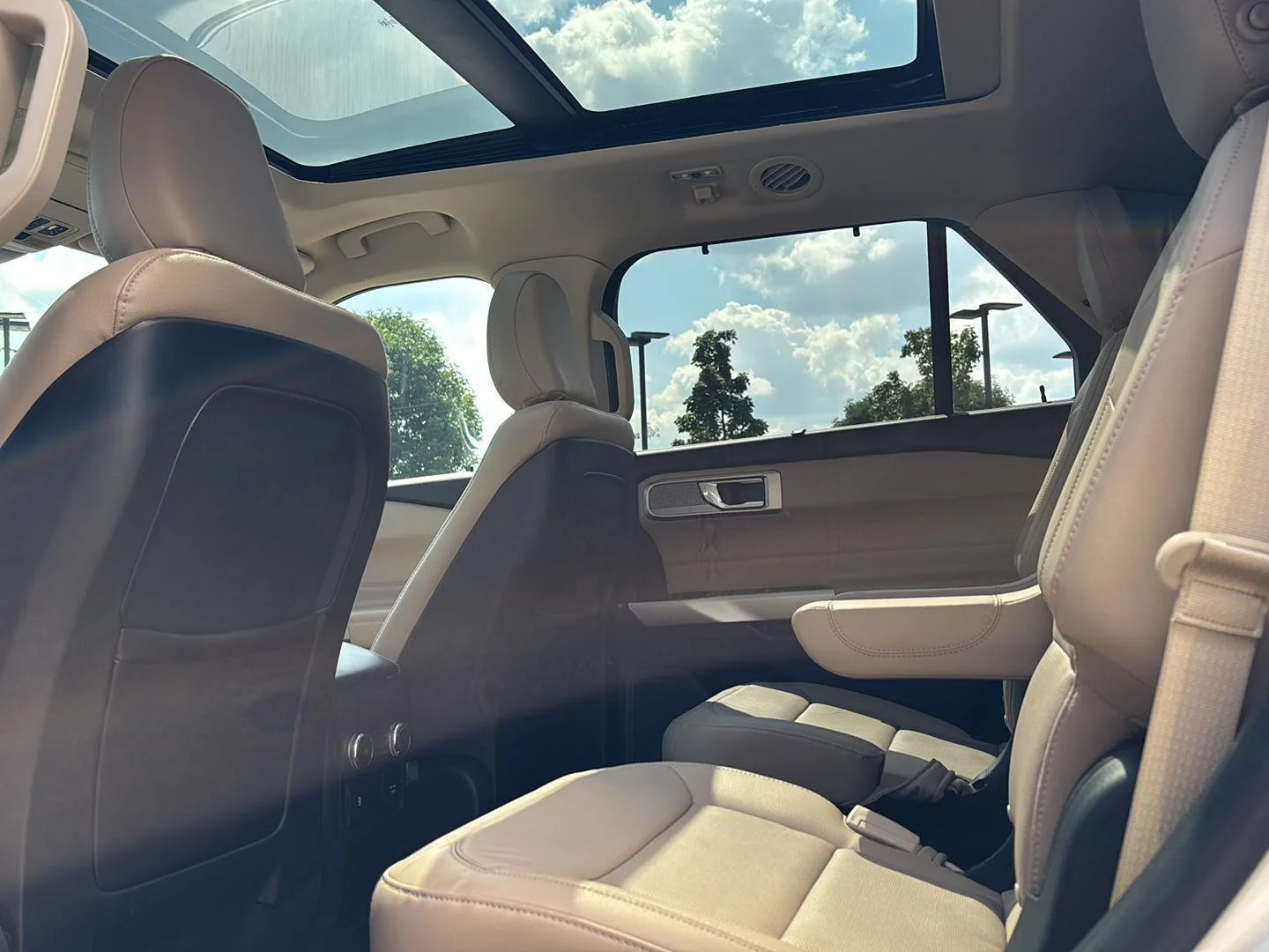 Used 2020 Star White Metallic Tri-Coat Ford Limited image 24