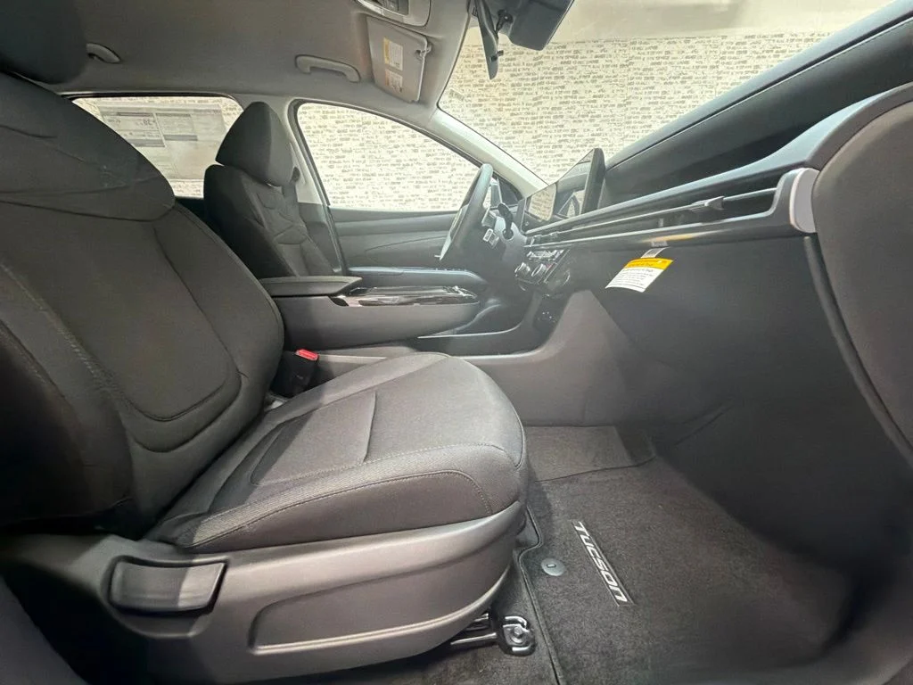 New 2026 Shimmering Silver Hyundai SEL image 12