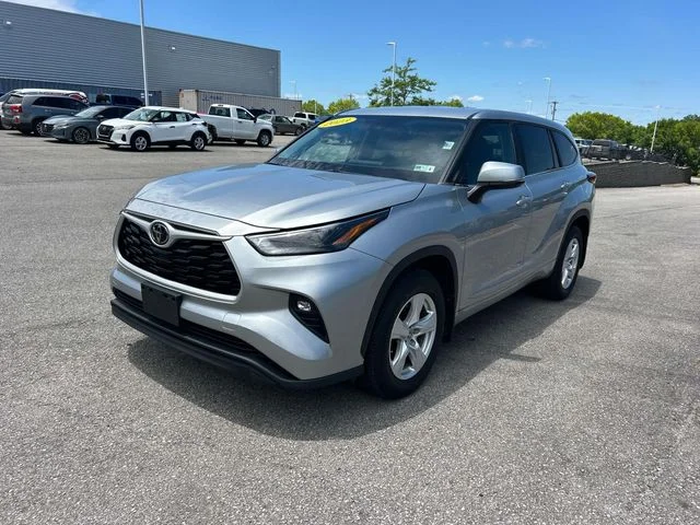 Used 2023 Silver Toyota LE image 8