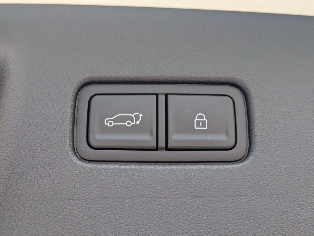 New 2026 White Hyundai Blue SEL 7P image 12