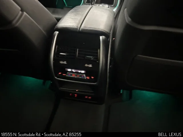 Used 2021 White BMW xDrive40i image 14