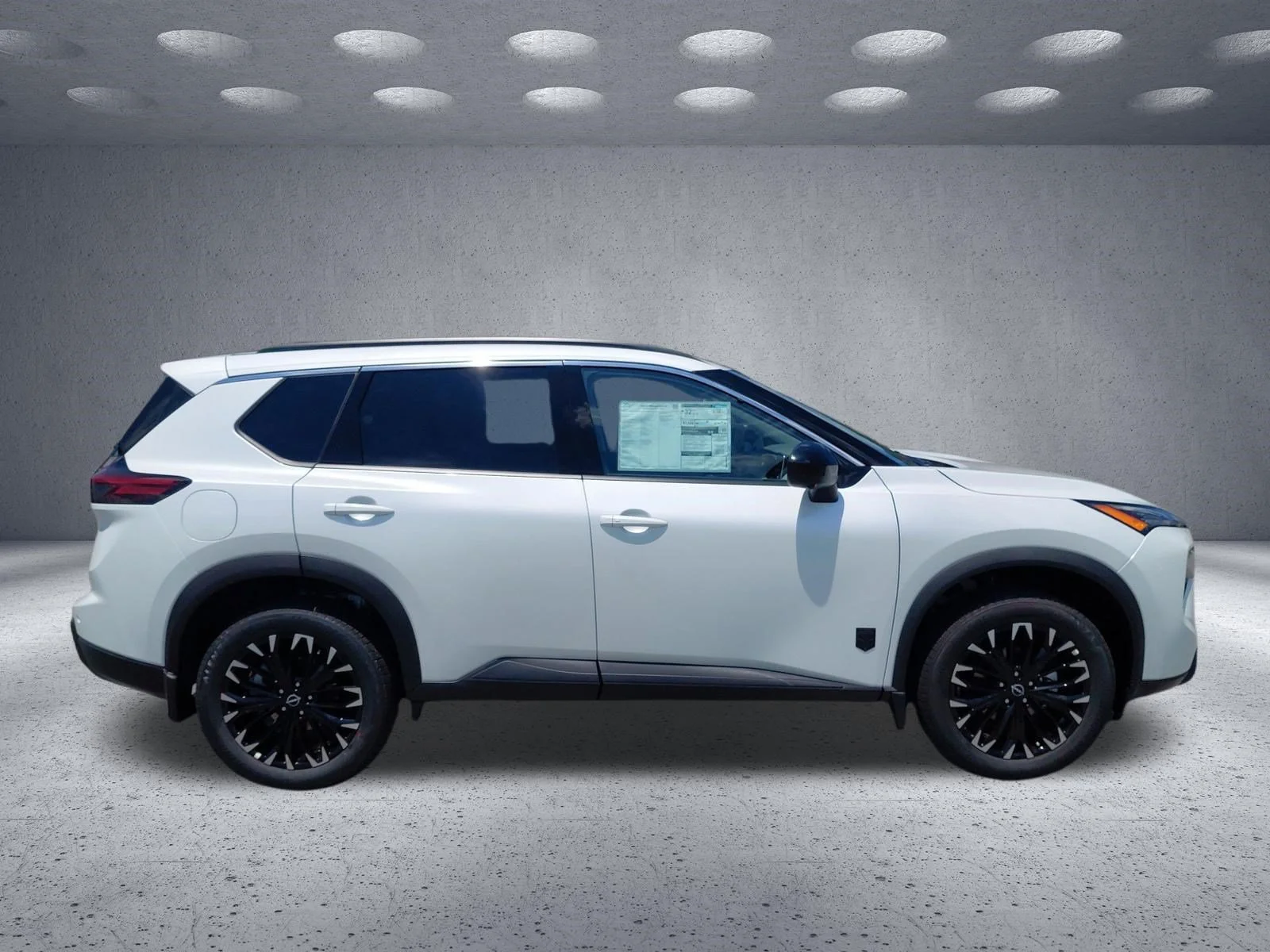 New 2026 Everest White Pearl TriCoat Nissan Dark Armor™ image 2