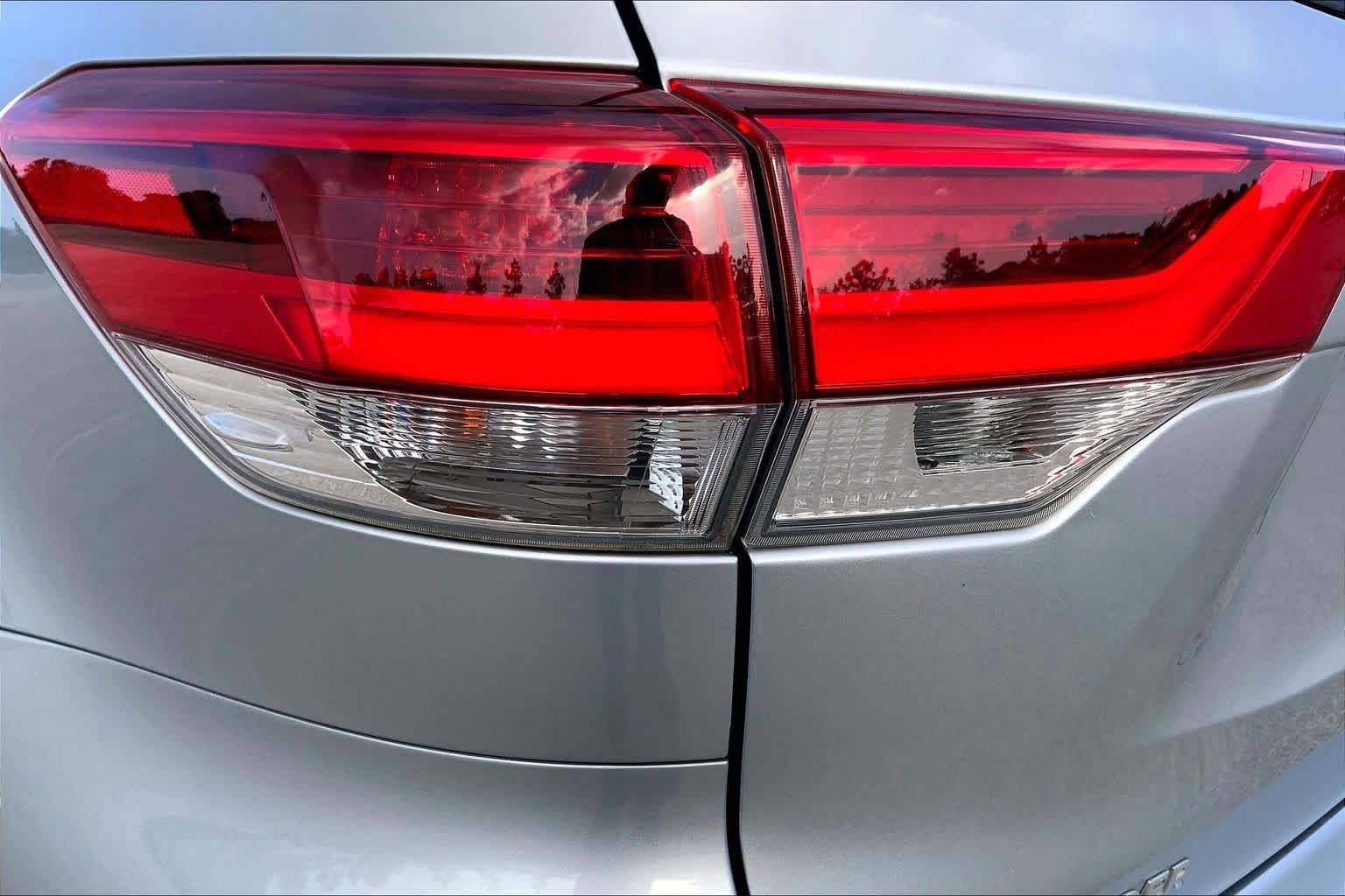 Used 2019 Celestial Silver Metallic Toyota LE image 28