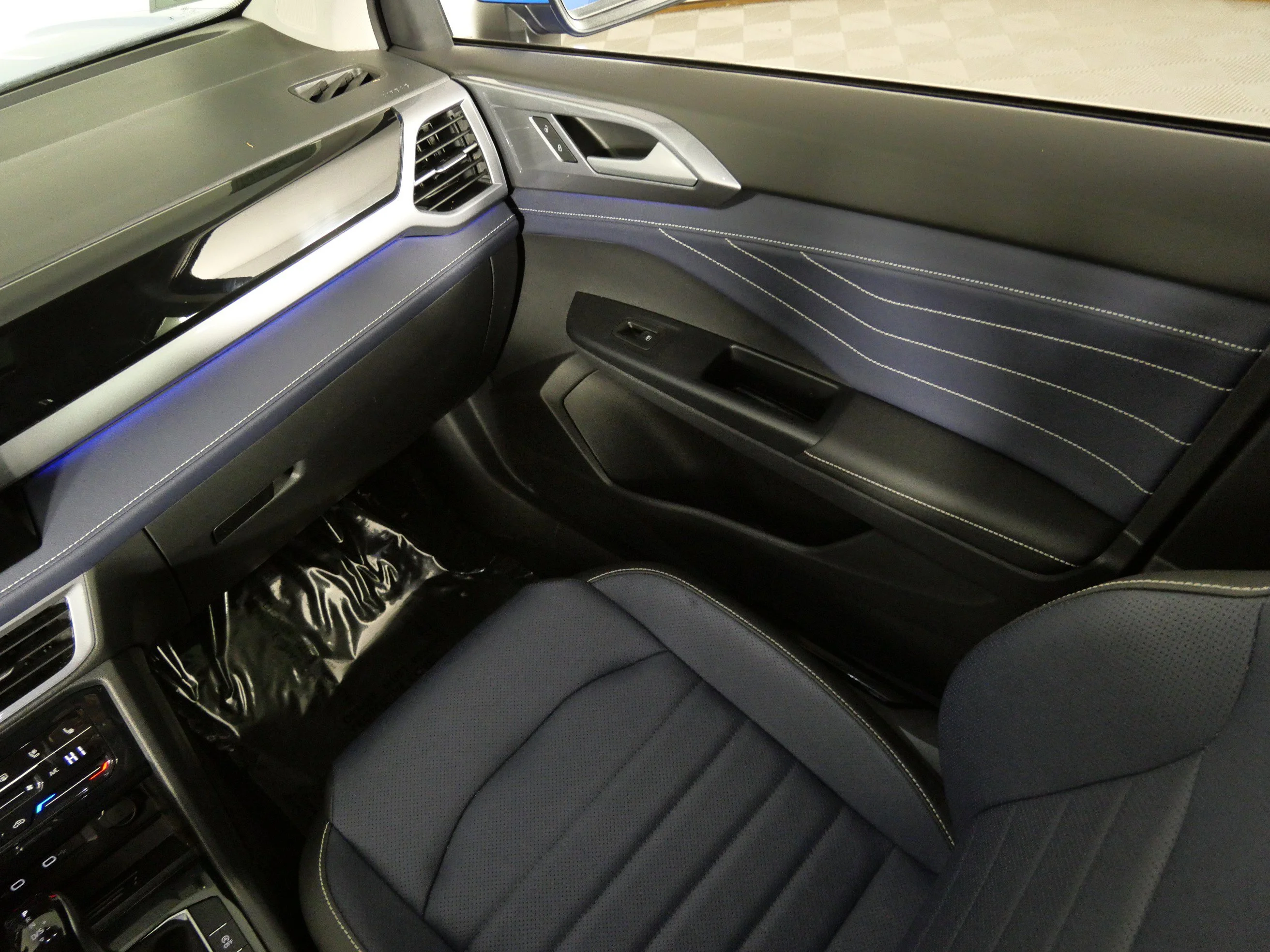 Certified Used 2025 Cornflower Blue Volkswagen SEL image 11