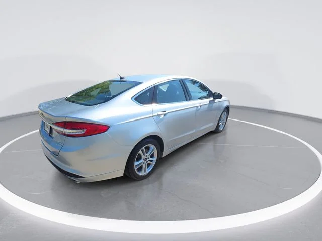 Used 2018 Silver Ford SE image 8