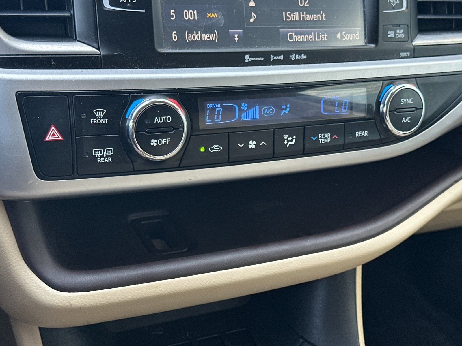 Used 2017 Shoreline Mist Toyota XLE image 20