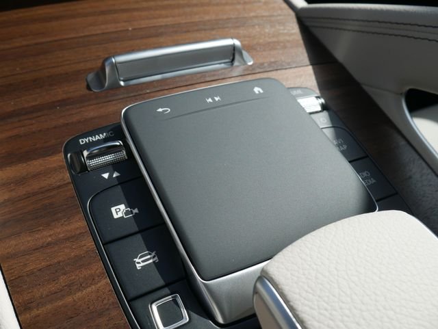 New 2026 MANUFAKTUR Moonlight White Metallic Mercedes-Benz GLS 450 image 14