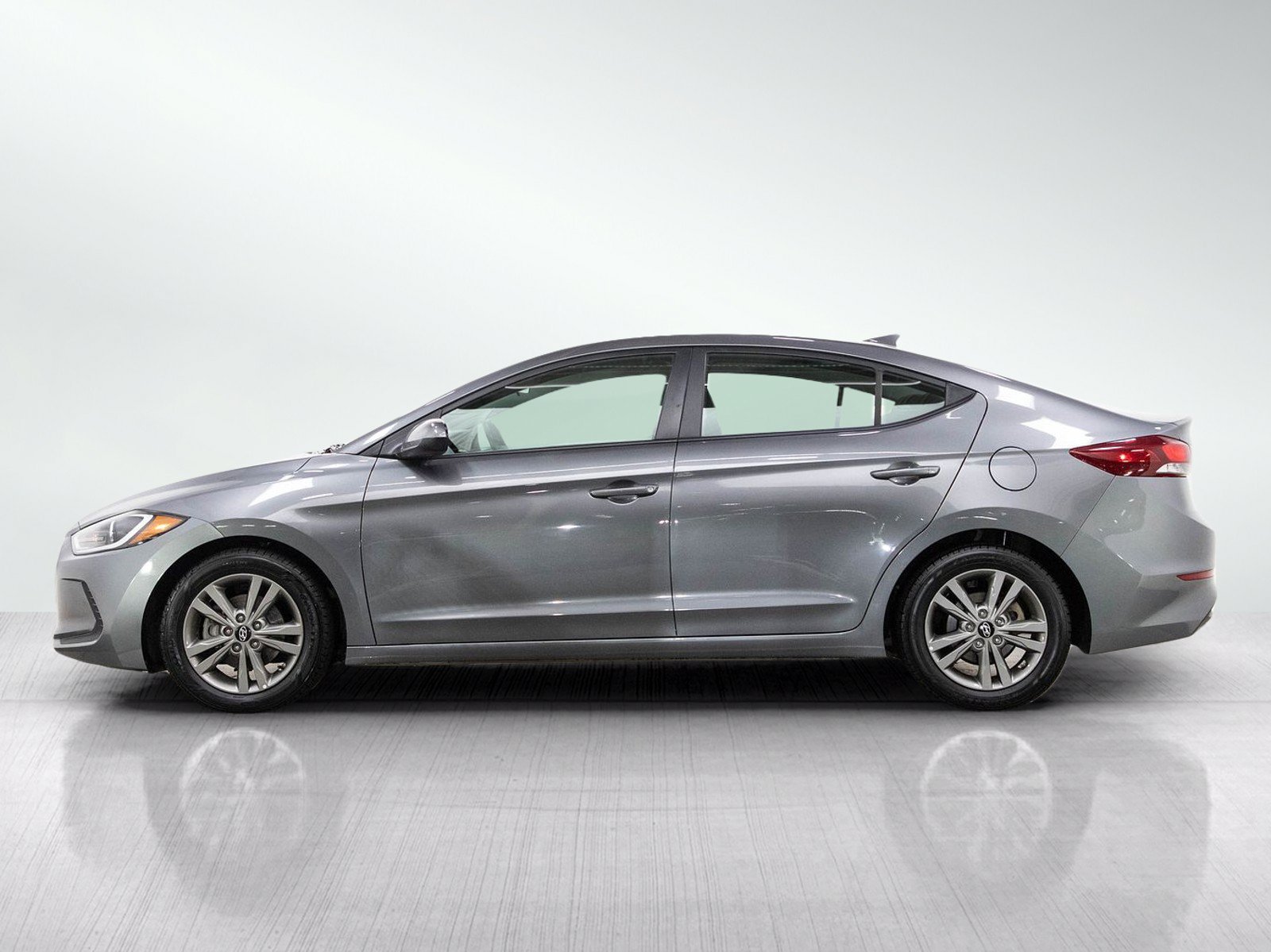 Used 2018 Hyundai Elantra SEL with VIN 5NPD84LF2JH268098 for sale in Minneapolis, Minnesota