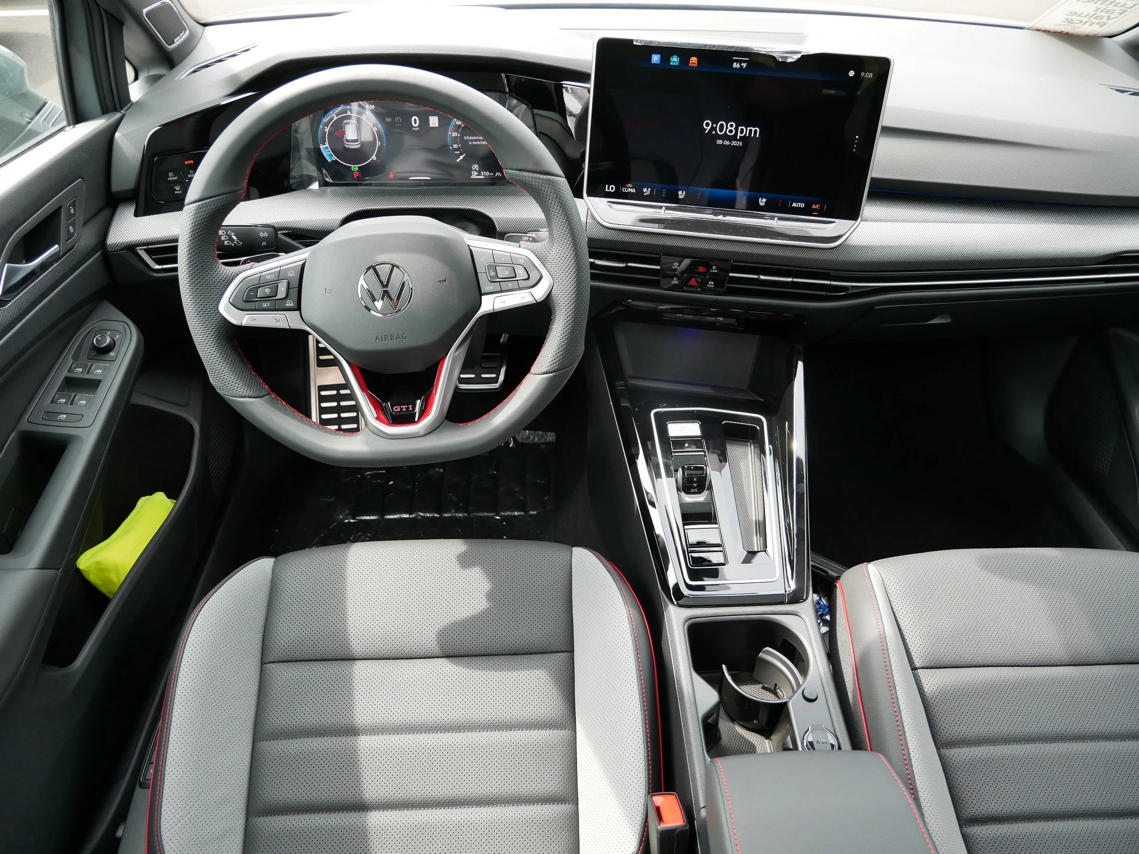 2025 Volkswagen Golf GTI SE - Photo 9