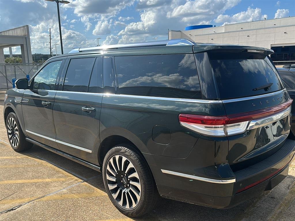 Used 2023 Manhattan Green Metallic Premium Colorant Lincoln Black Label image 4